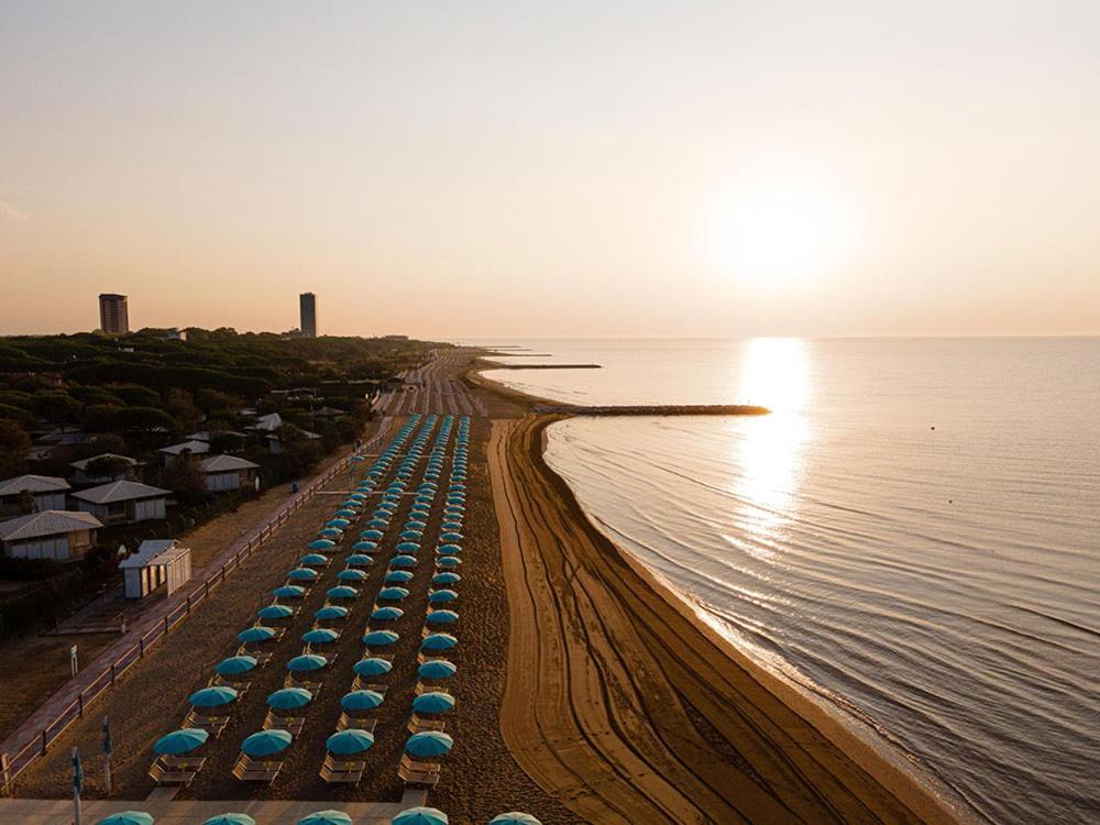 Estivo Premium Deluxe Mobile Homes On Camping Malibu Beach Лидо-ди-Езоло Экстерьер фото