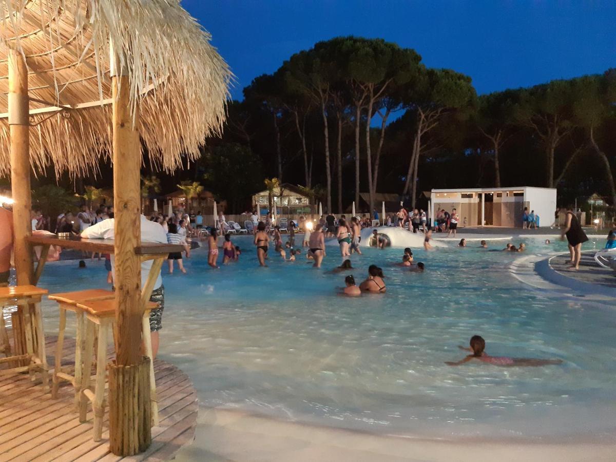 Estivo Premium Deluxe Mobile Homes On Camping Malibu Beach Лидо-ди-Езоло Экстерьер фото