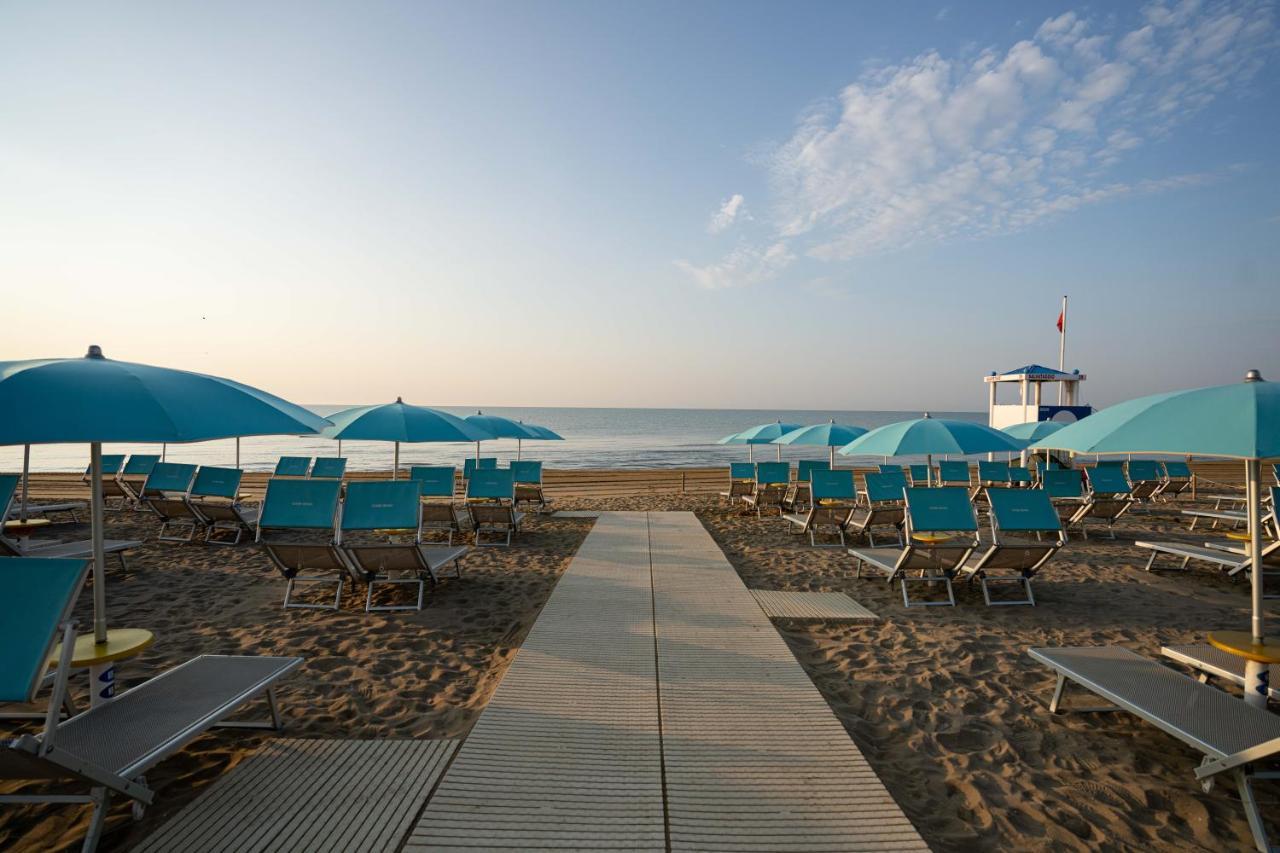 Estivo Premium Deluxe Mobile Homes On Camping Malibu Beach Лидо-ди-Езоло Экстерьер фото